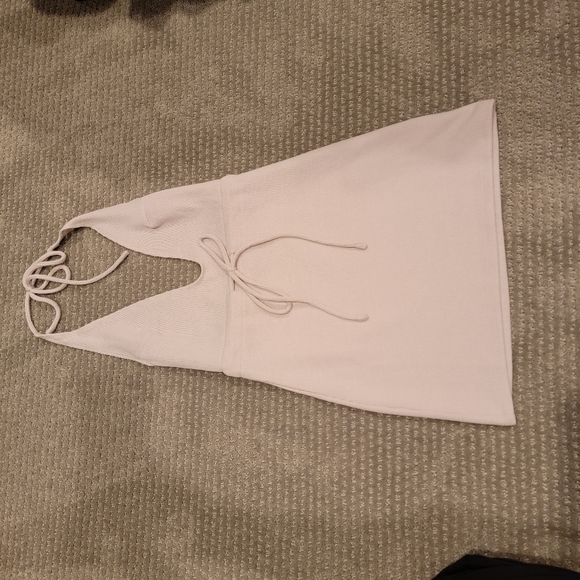 Halter style dress low back - Picture 5 of 6